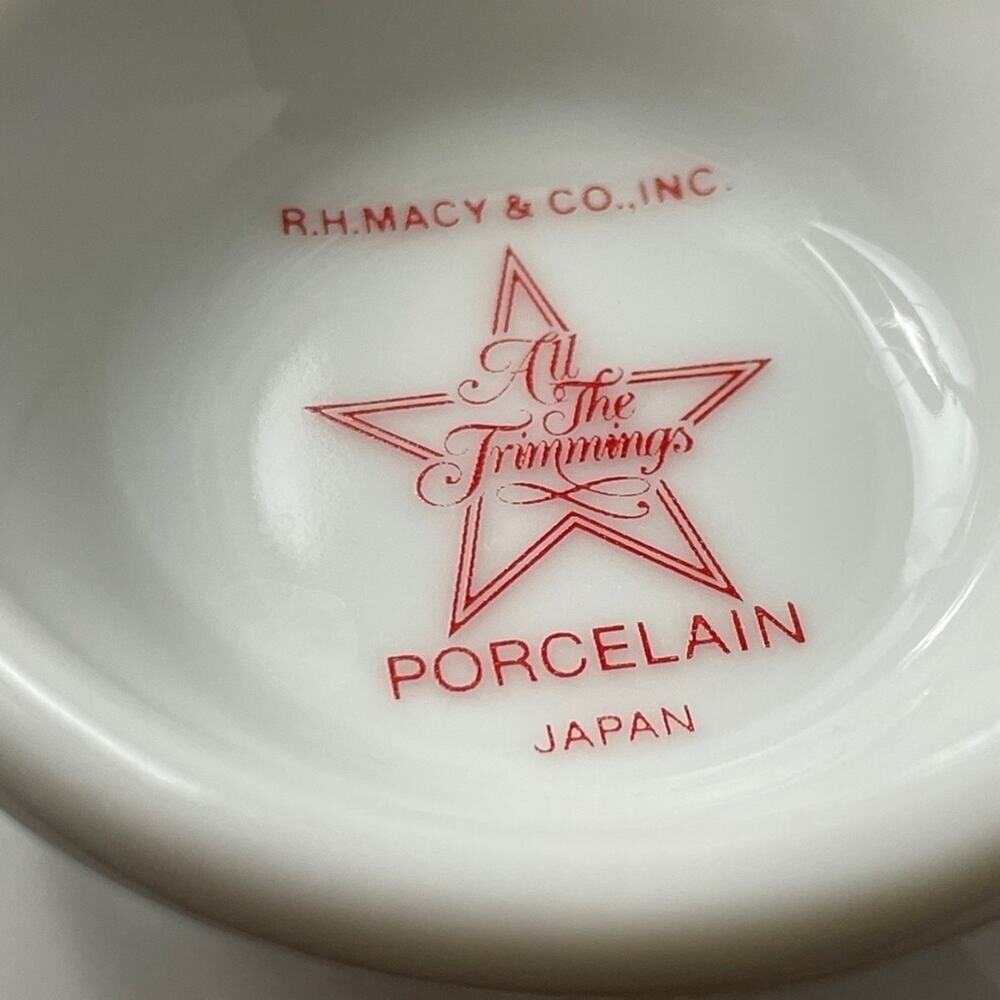 Christmas Footed Mug by RH Macy & Co All the Trimmings Holly Holiday‎ Gold Trim - Picture 2 of 7
